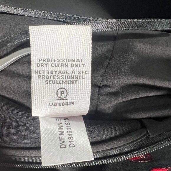 NWT DIANE VON FURSTENBERG Fit & Flare Jaquard Metallic Lip Print Mini Dress Sz 2 - Picture 16 of 16